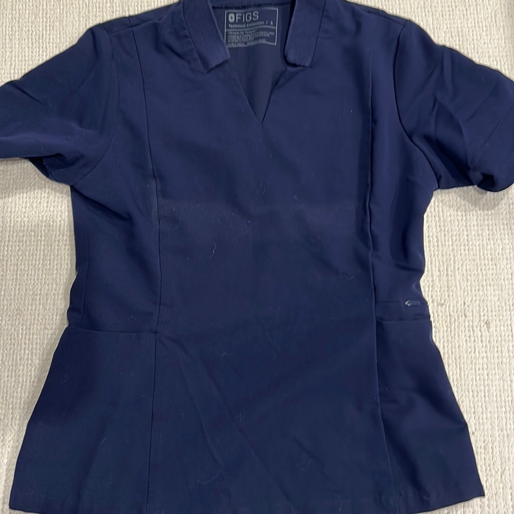 FIGS scrub top
